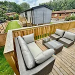 The Birches With Hot Tub * York