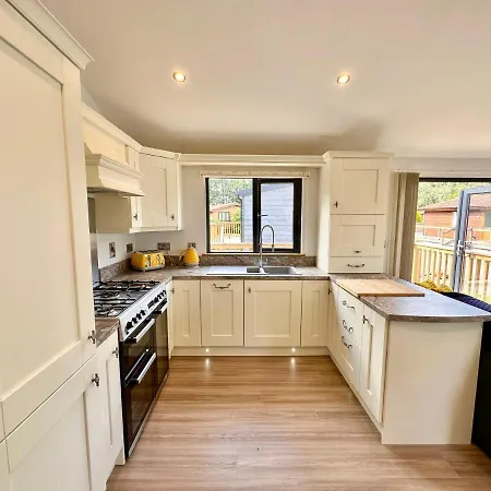 度假居 The Birches With Hot Tub *