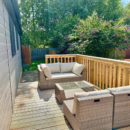 The Birches With Hot Tub 度假居