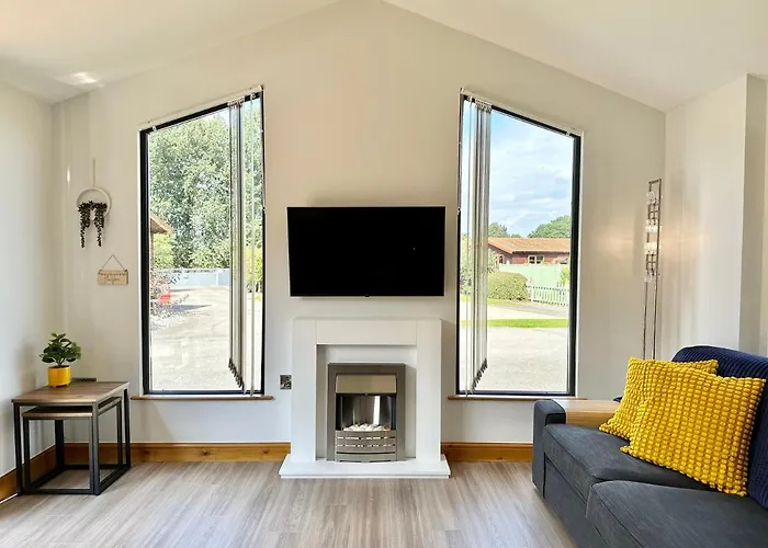 Hébergement de vacances The Birches With Hot Tub