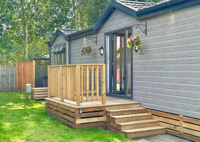 The Birches With Hot Tub