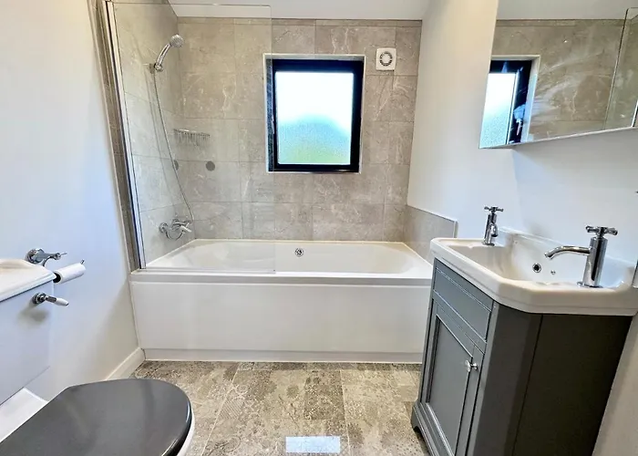 Hébergement de vacances The Birches With Hot Tub York