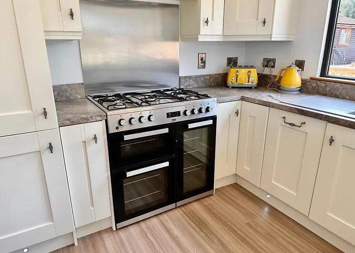 The Birches With Hot Tub *