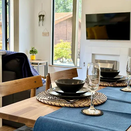 The Birches With Hot Tub يورك