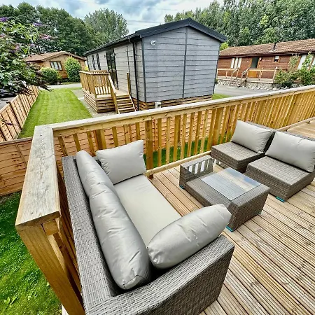 The Birches With Hot Tub * يورك